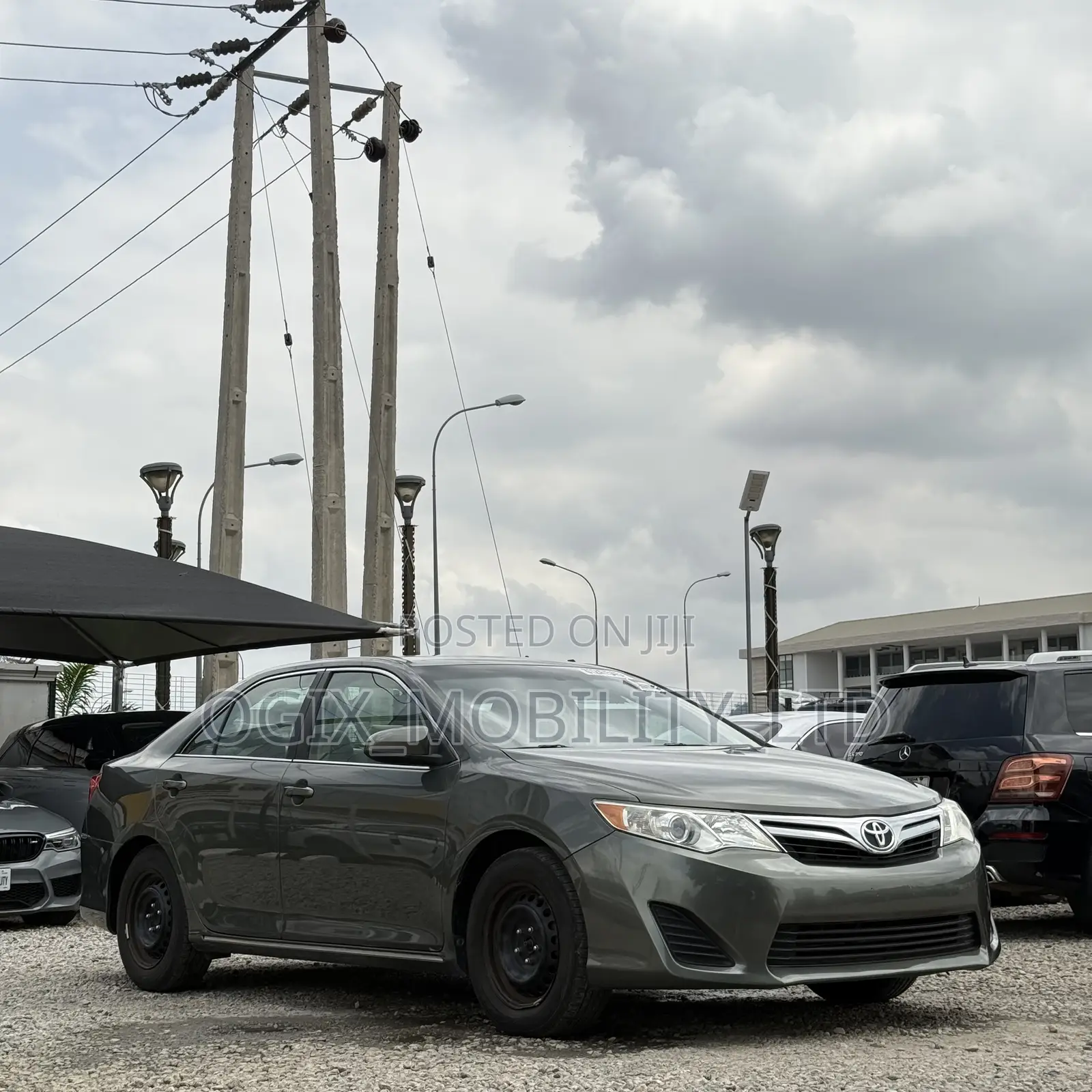 Toyota Camry LE 4dr Sedan (2.5L 4cyl 6A) 2013 Green