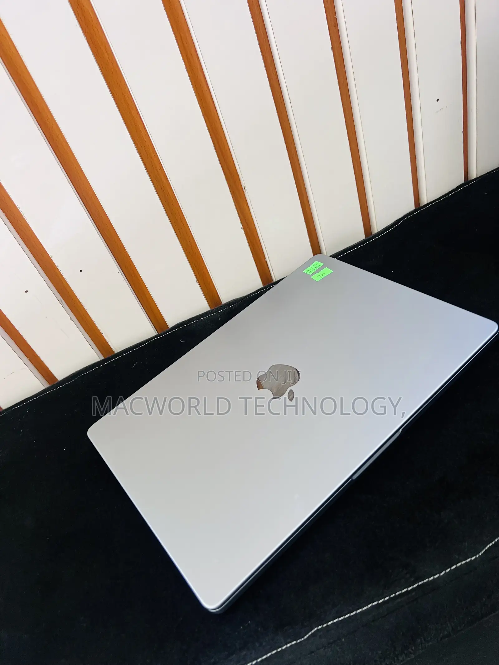 Laptop Apple MacBook Pro 2022 M2 16GB Apple M2 SSD 512GB
