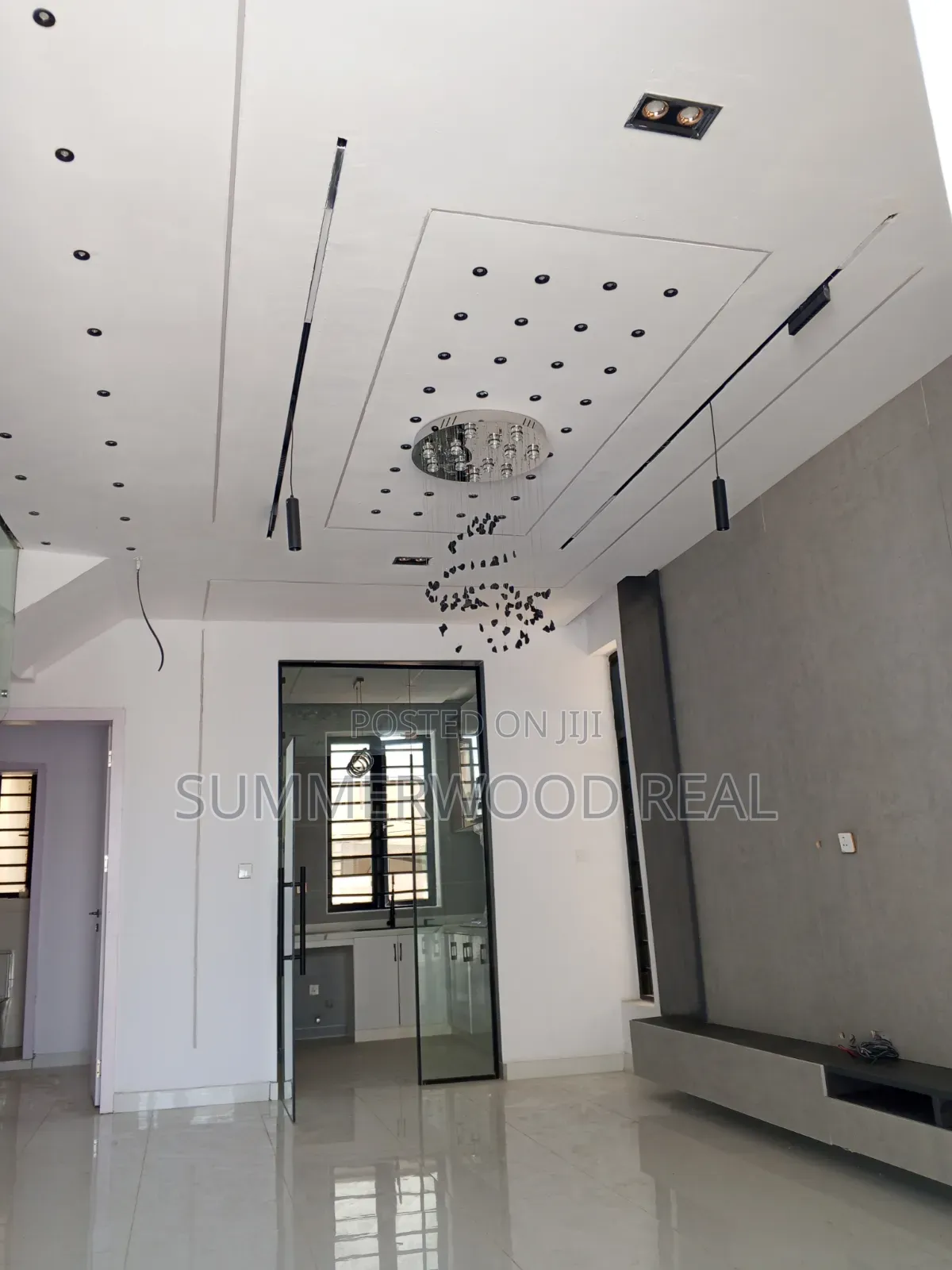 4bdrm Duplex in Ikota for sale
