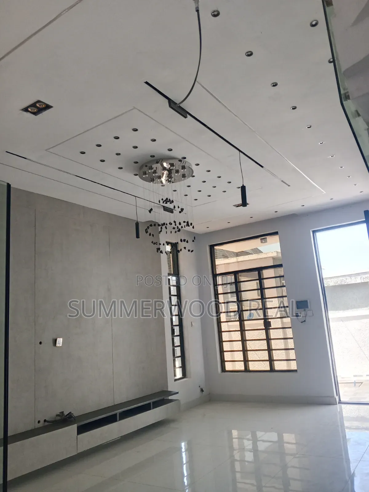 4bdrm Duplex in Ikota for sale