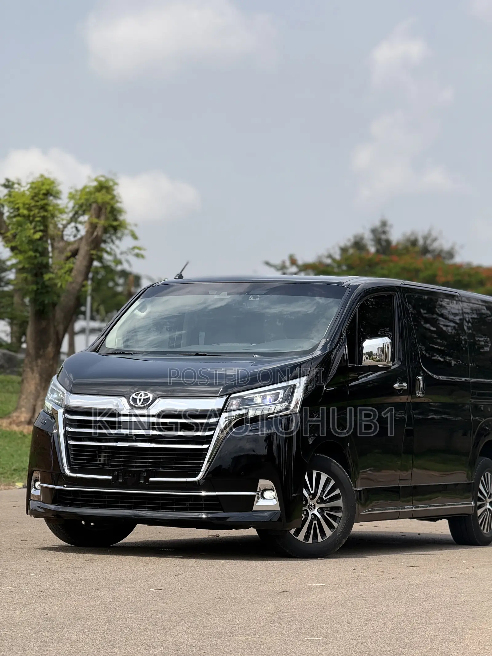 Toyota Granvia 2023 Black