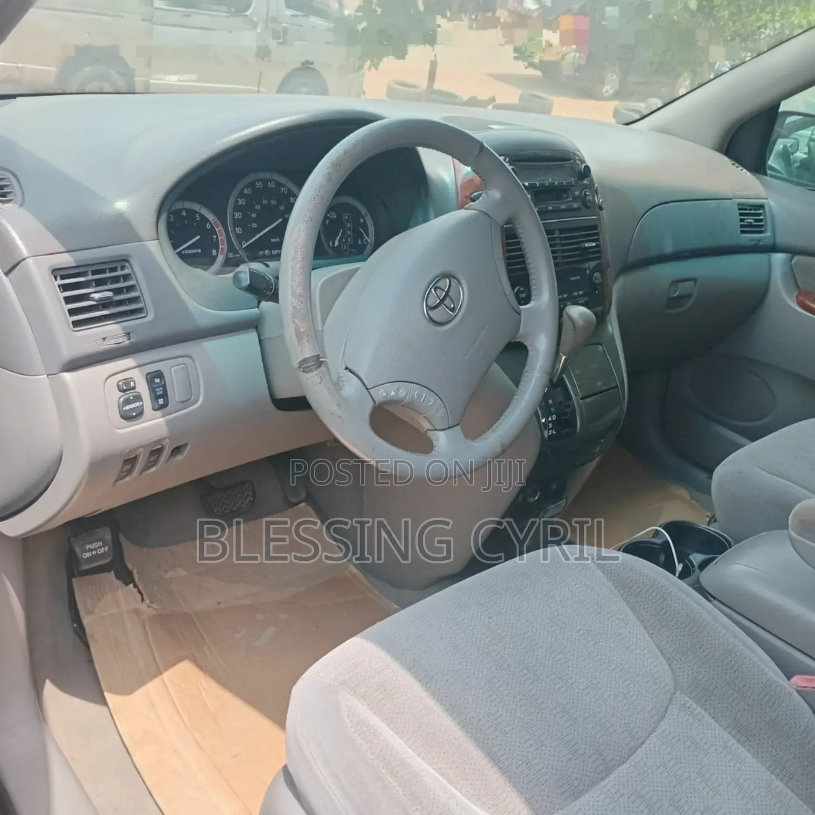Toyota Sienna 2005 Red