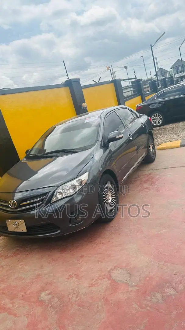 Toyota Corolla LE 4dr Sedan (1.8L 4cyl 4A) 2012 Gray