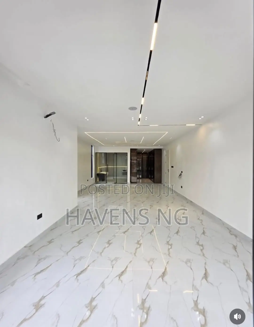 5bdrm Duplex in Ikota for sale