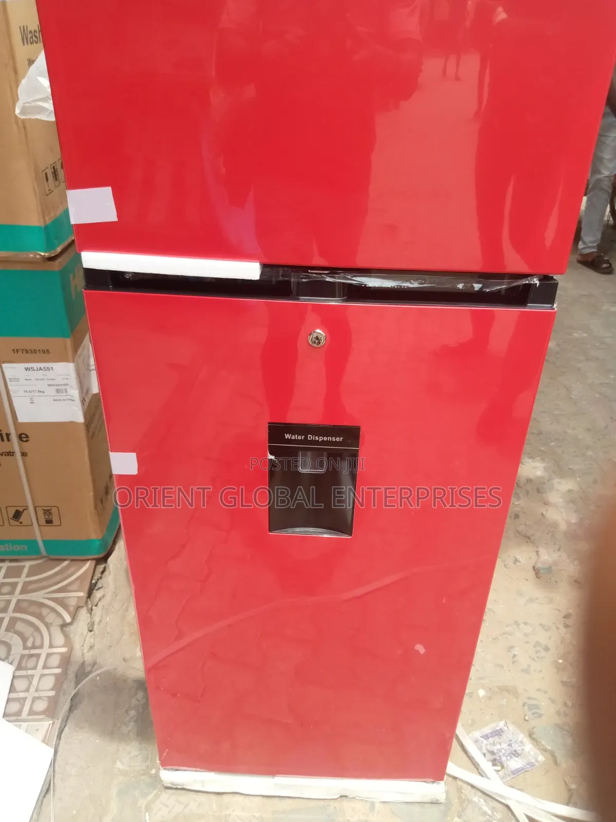 Hisense 204litres Fridge and Freezer With Dispenser