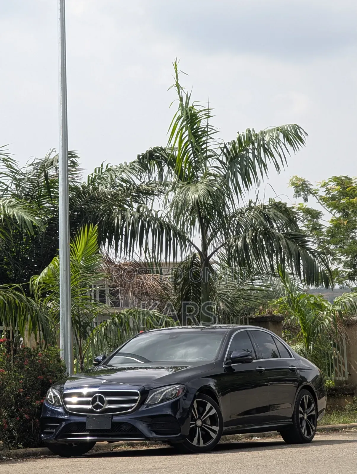 Mercedes-Benz E350 2020 Blue