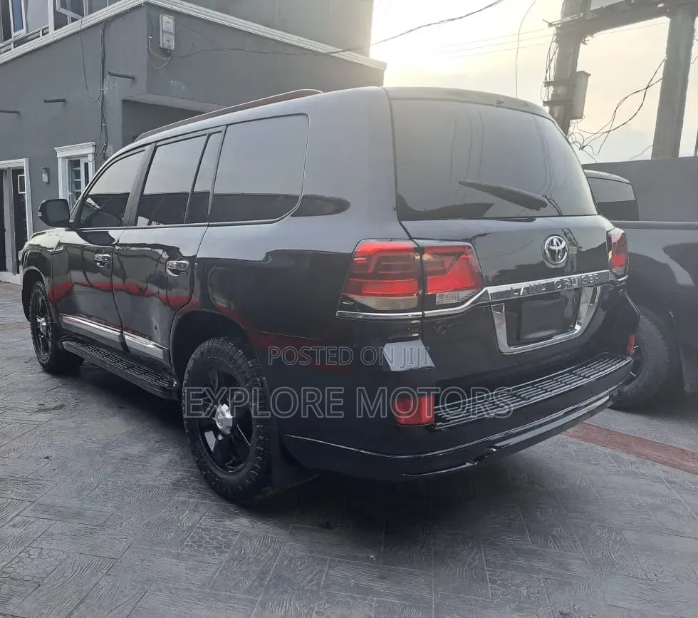 Toyota Land Cruiser 2021 Black