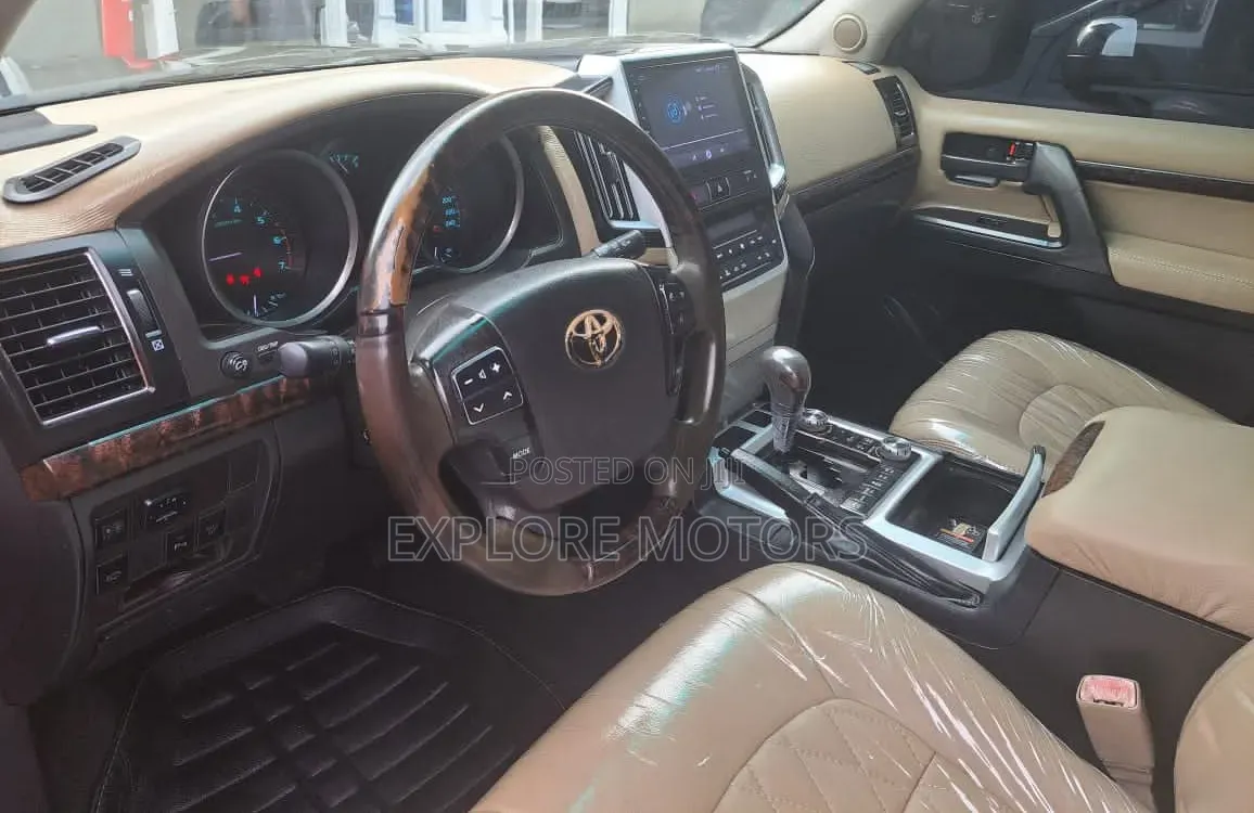 Toyota Land Cruiser 2021 Black