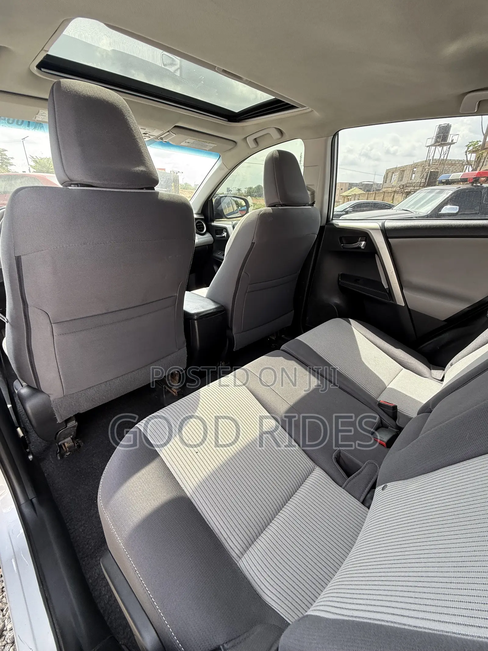 Toyota RAV4 LE 4dr SUV AWD (2.5L 4cyl 6A) 2014 Silver
