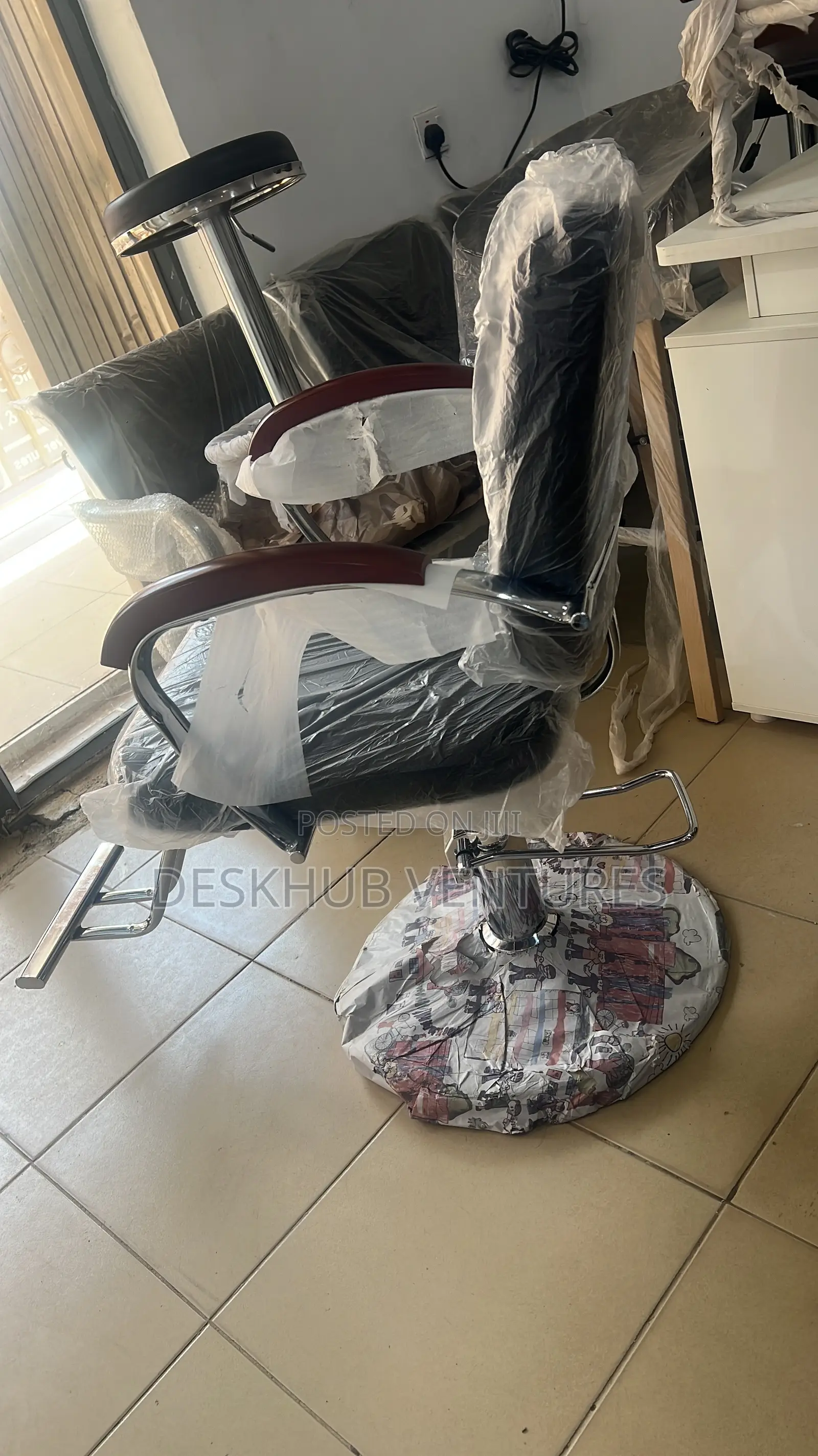 Barbing Chair