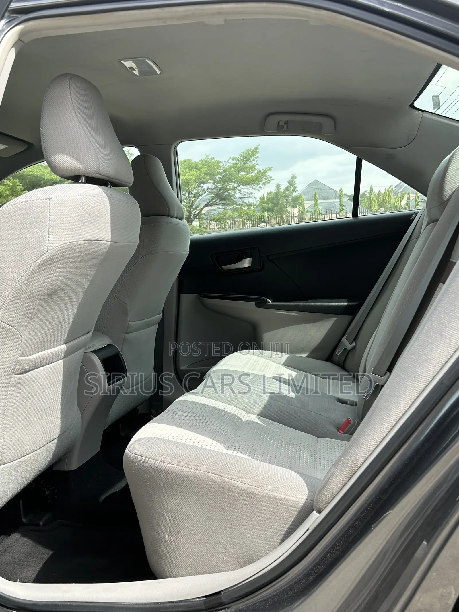Toyota Camry LE 4dr Sedan (2.5L 4cyl 6A) 2012 Gray