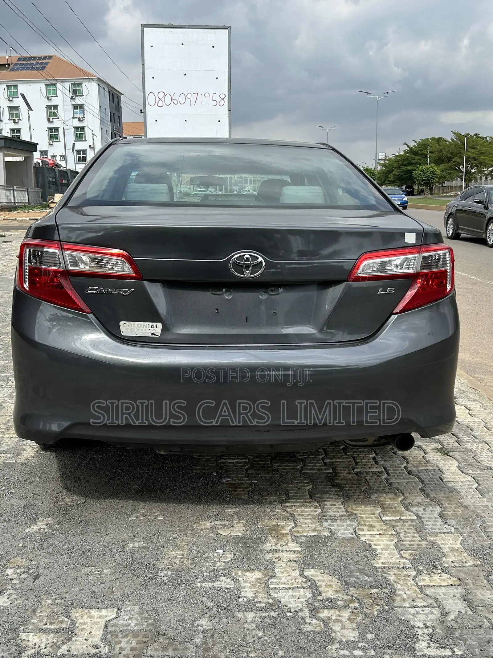 Toyota Camry LE 4dr Sedan (2.5L 4cyl 6A) 2012 Gray