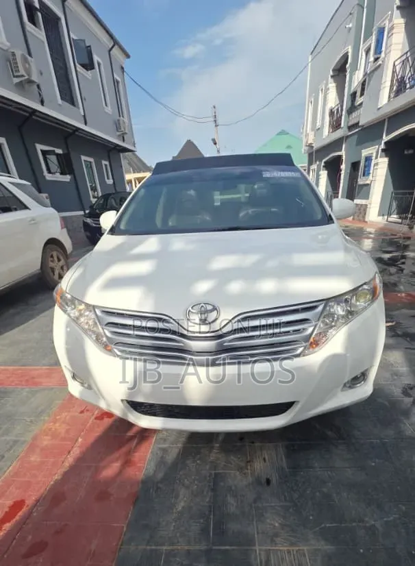 Toyota Venza V6 AWD 2010  White 