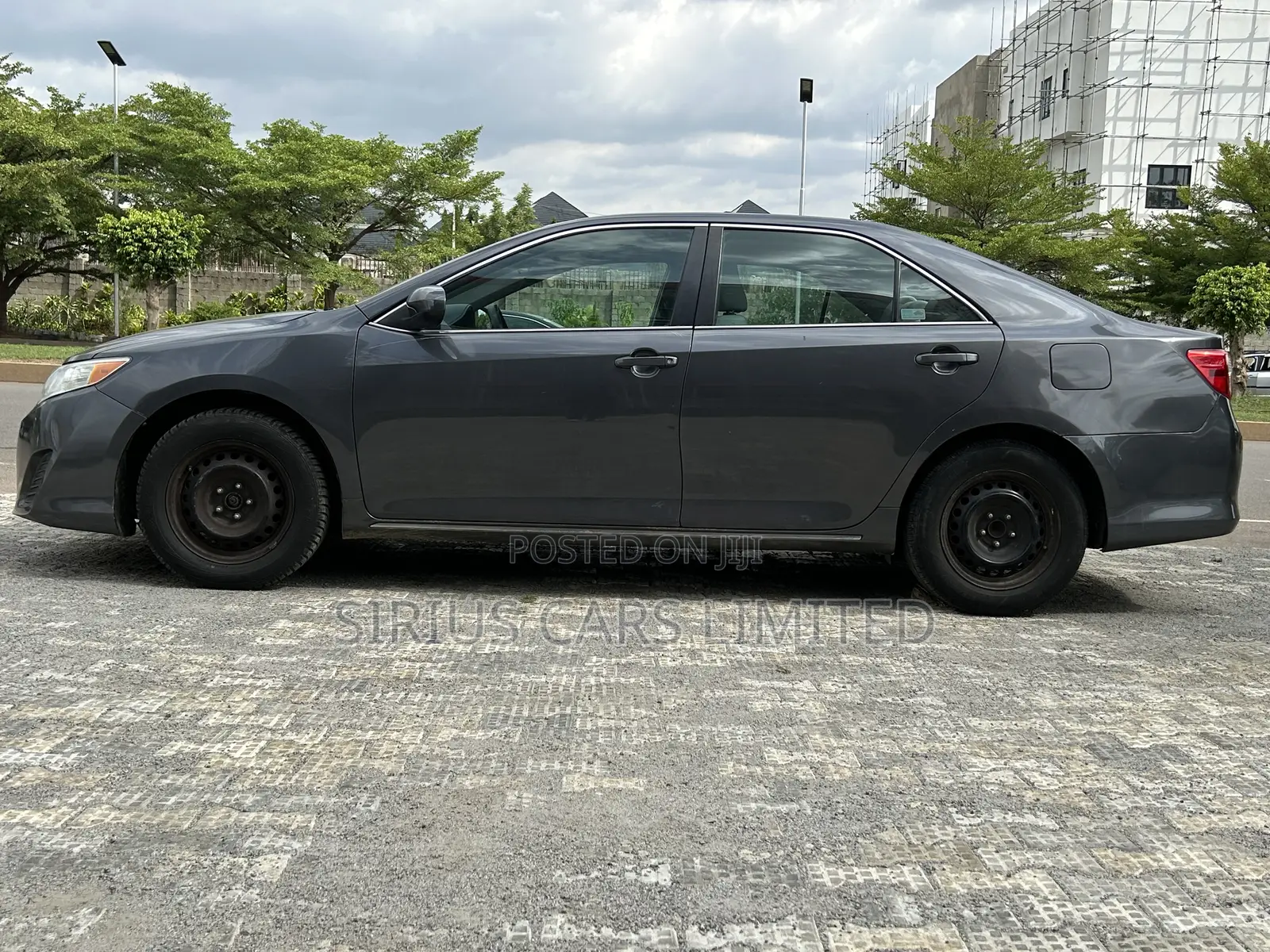 Toyota Camry LE 4dr Sedan (2.5L 4cyl 6A) 2012 Gray