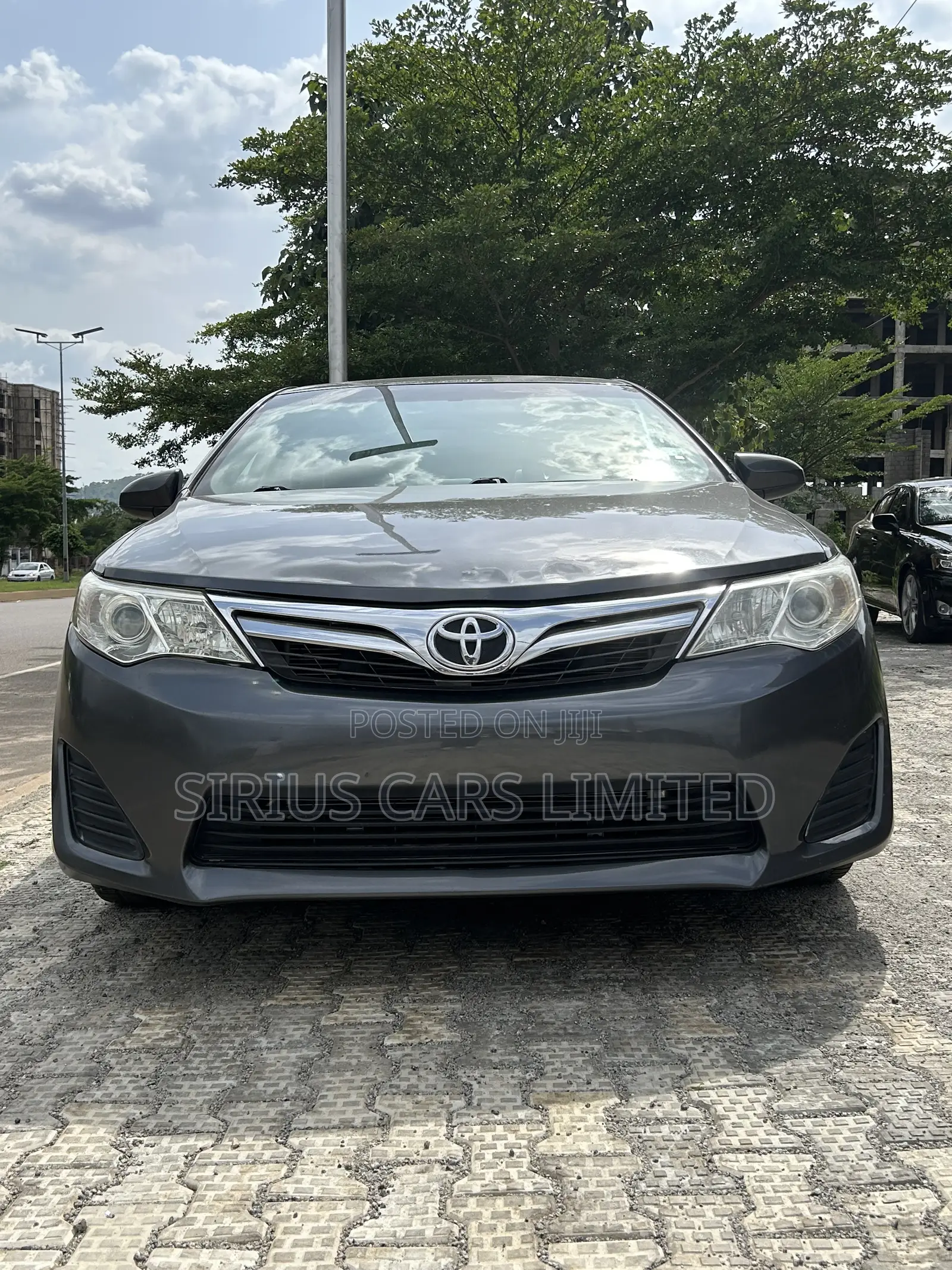 Toyota Camry LE 4dr Sedan (2.5L 4cyl 6A) 2012 Gray