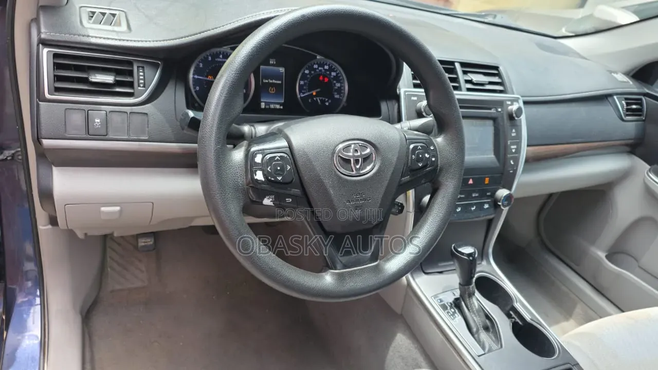 Toyota Camry LE 4dr Sedan (2.5L 4cyl 6A) 2016 Blue