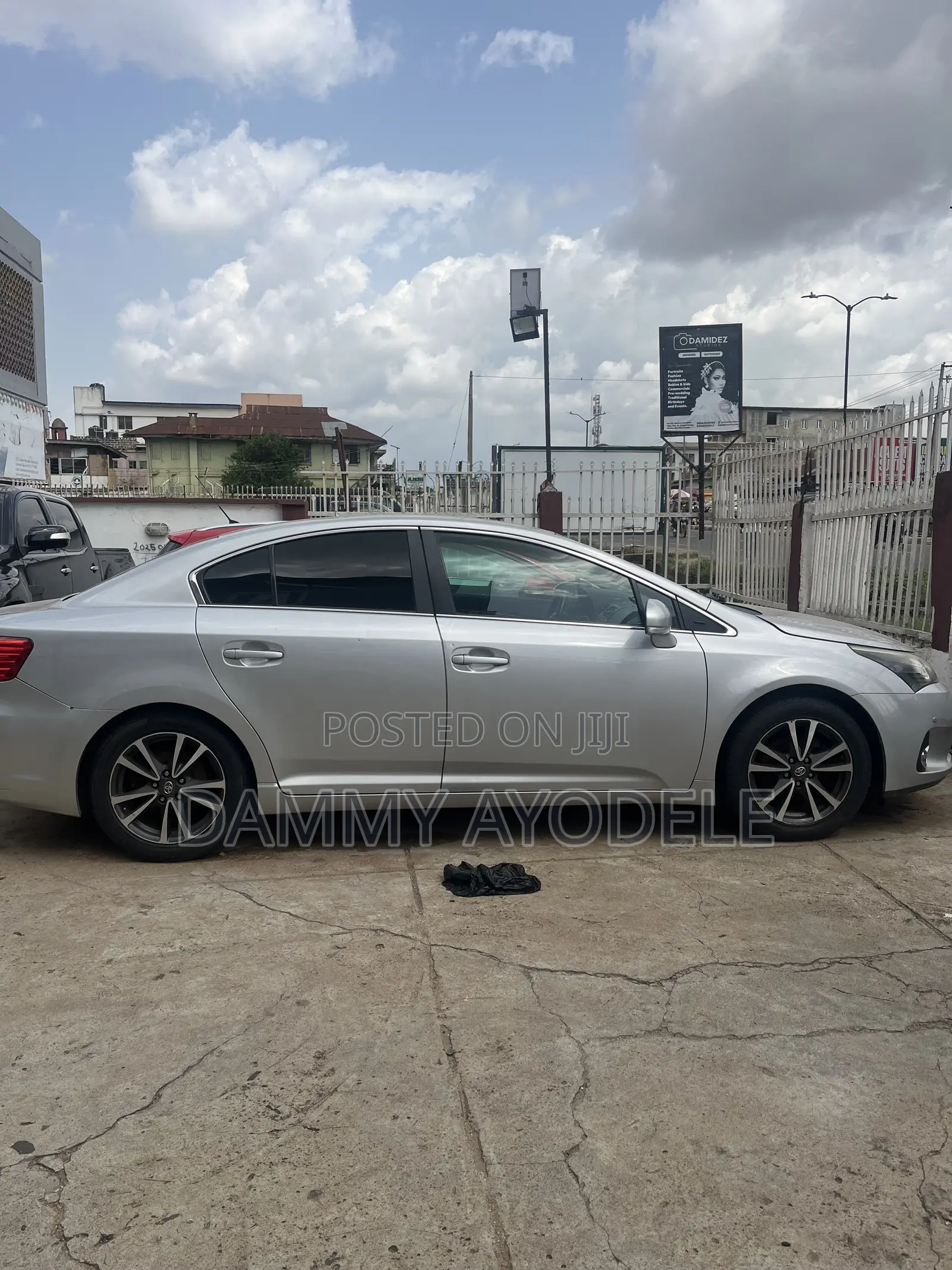 Toyota Avensis 2013 Silver