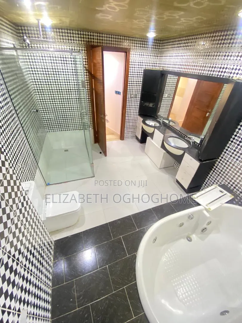 2bdrm Apartment in Saka Tinubu for rent