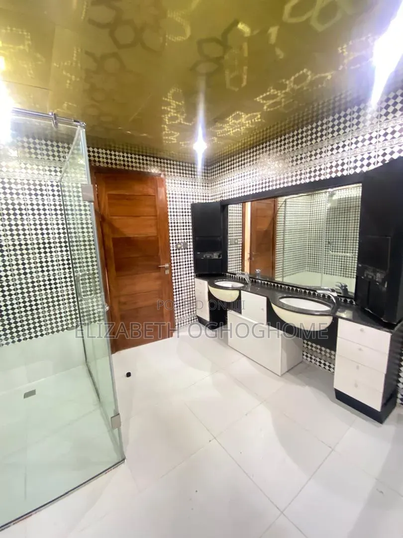 2bdrm Apartment in Saka Tinubu for rent