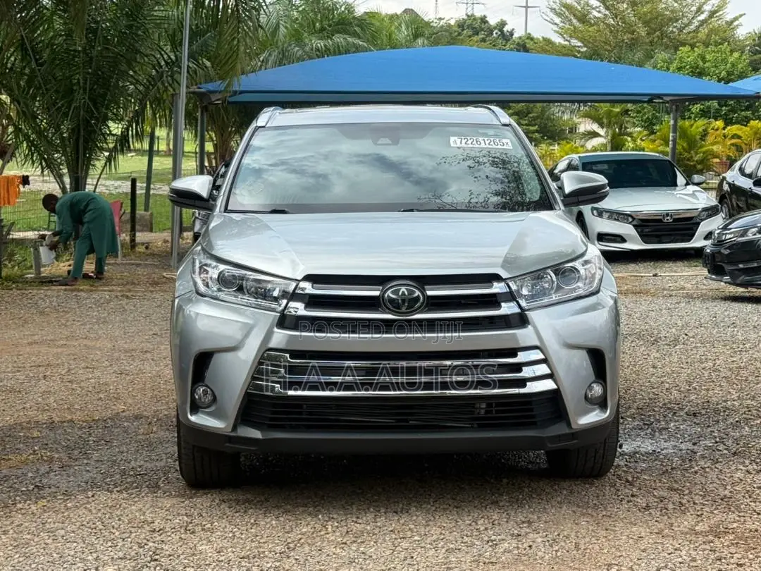 Toyota Highlander XLE 2019 Silver