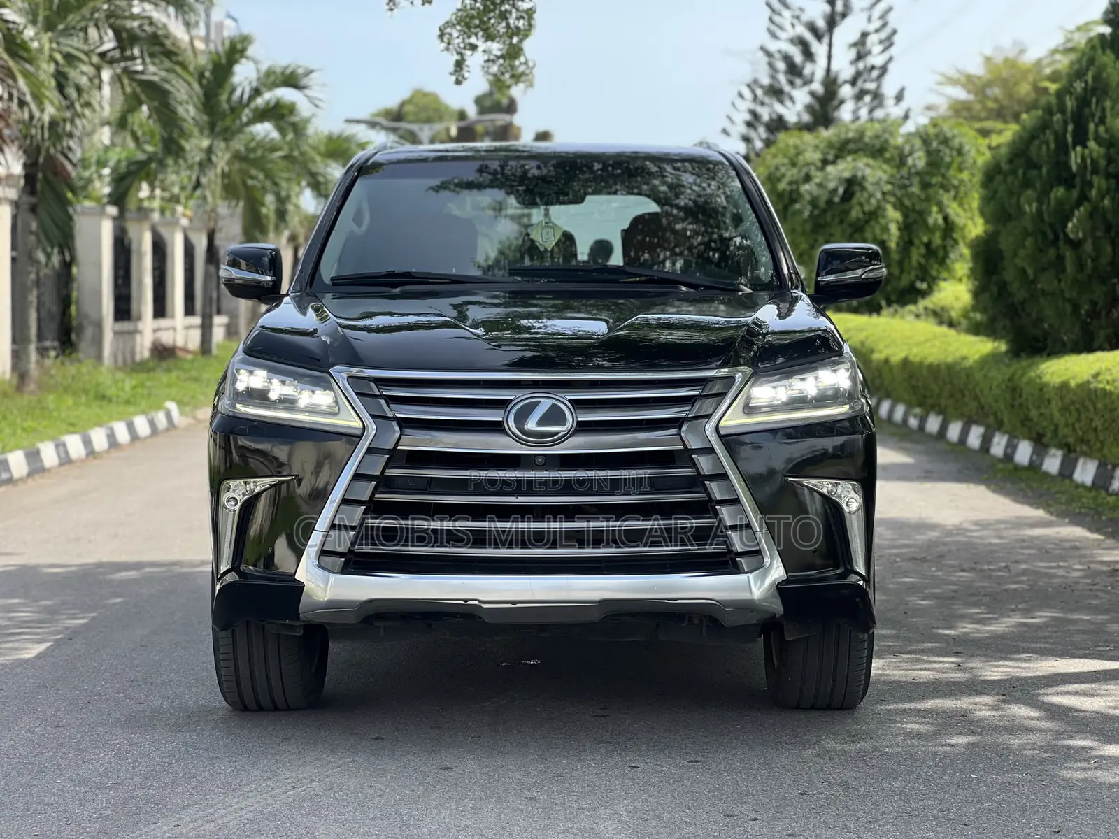 Lexus LX 570 (5 seats) AWD 2016 Black