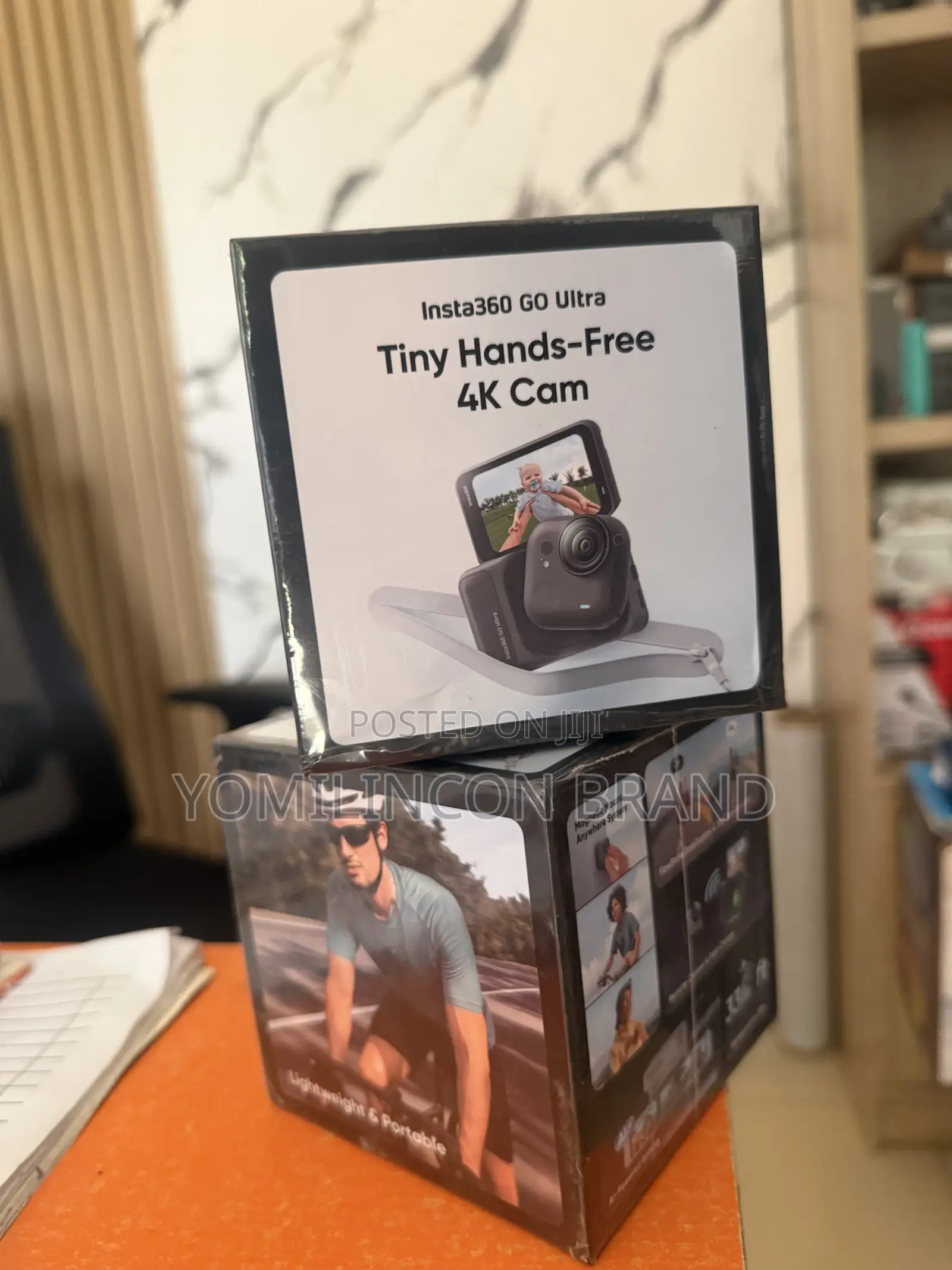 Insta360 Go Ultra Midnight Black - Tiny Hands-Free