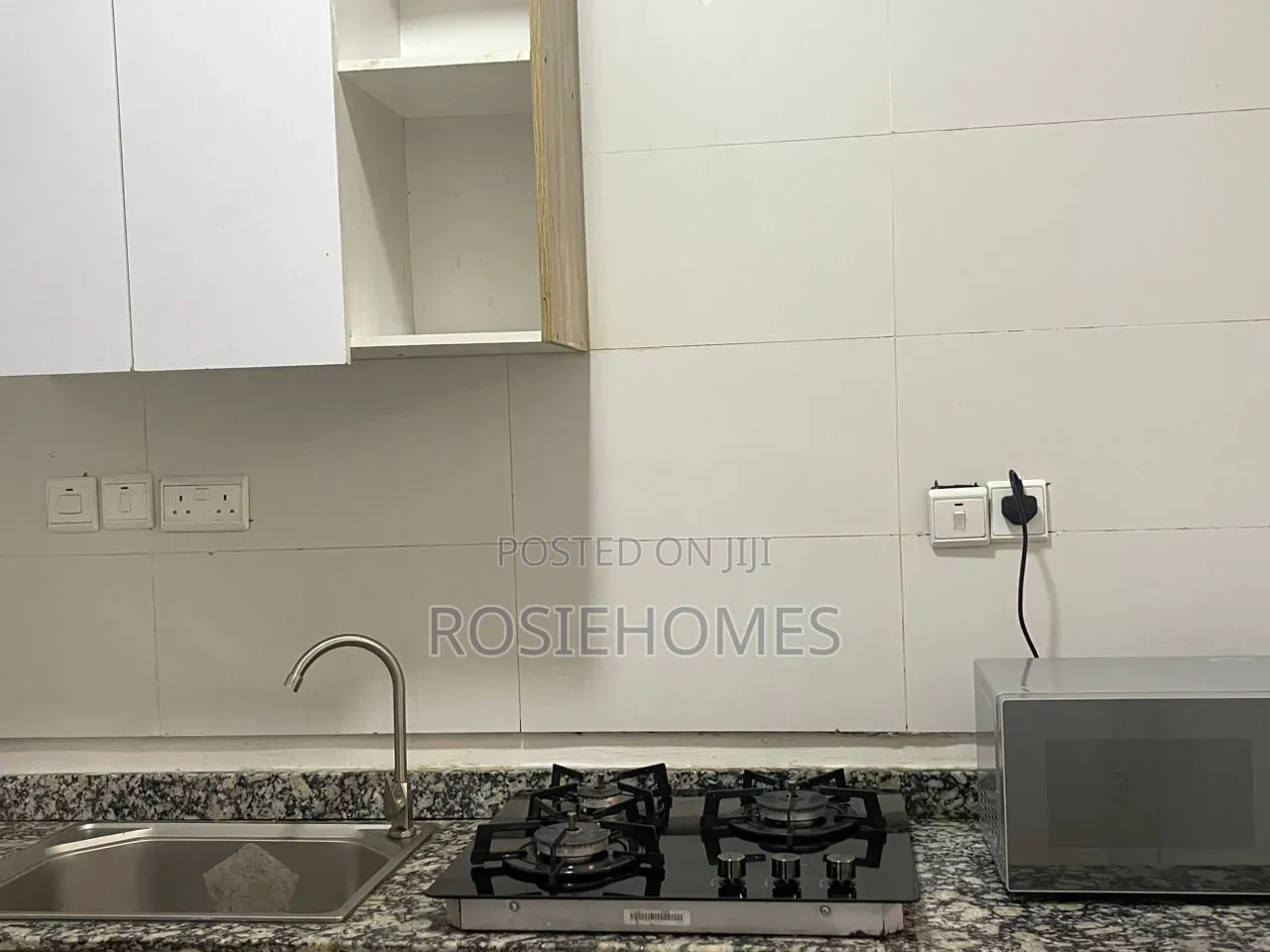 Furnished 2bdrm Apartment in View Estate, Chevron for rent