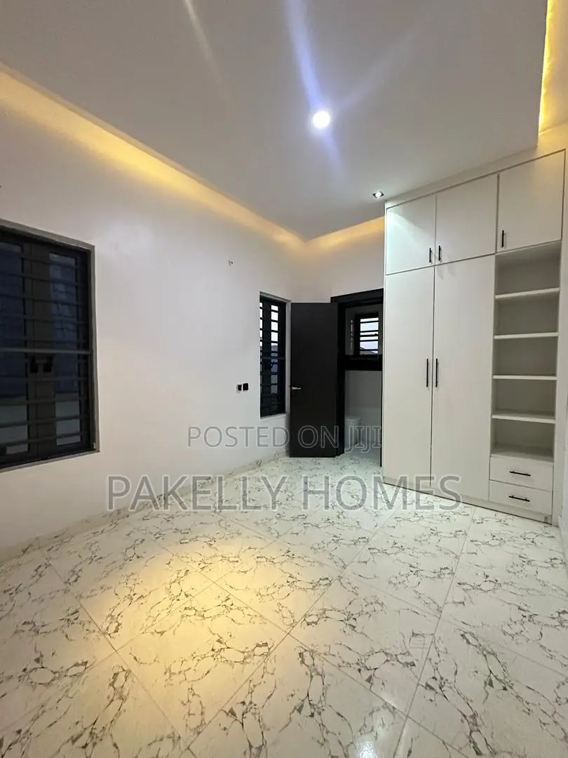 Spacious Luxury 4 Bedroom Fully Detached Duplex