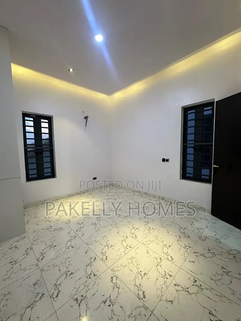 Spacious Luxury 4 Bedroom Fully Detached Duplex