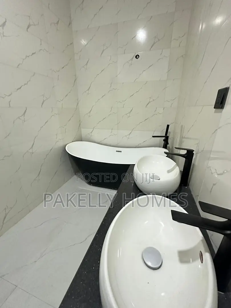 Spacious Luxury 4 Bedroom Fully Detached Duplex