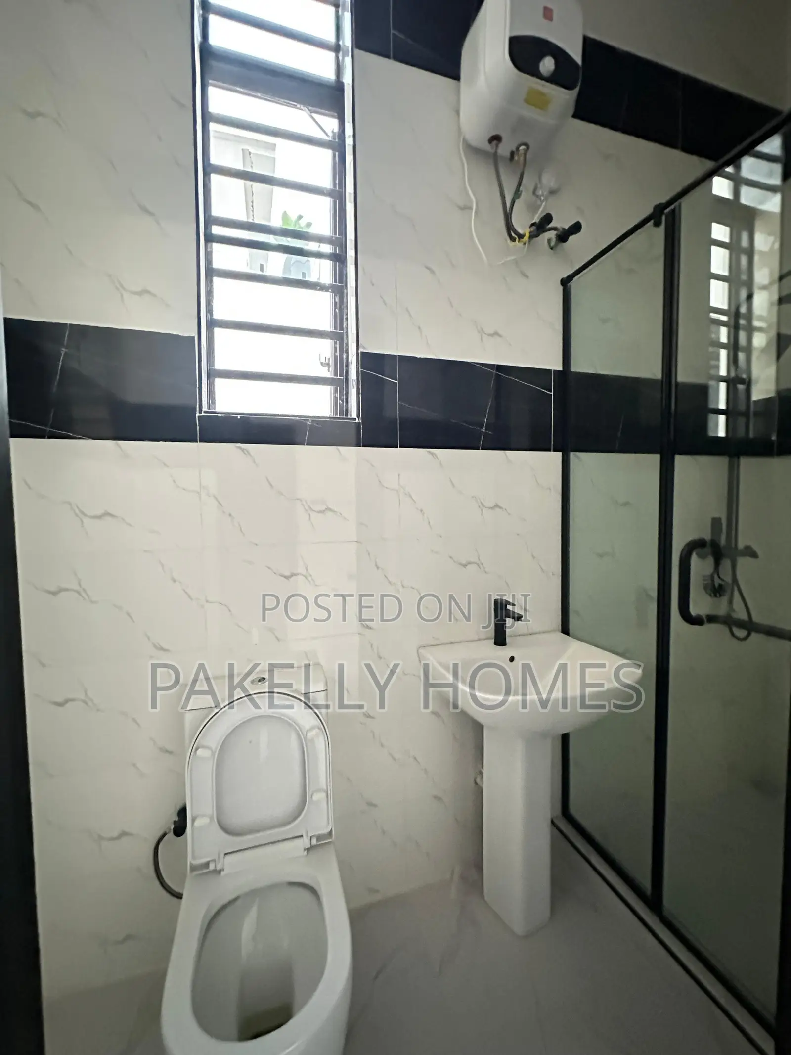 Spacious Luxury 4 Bedroom Fully Detached Duplex