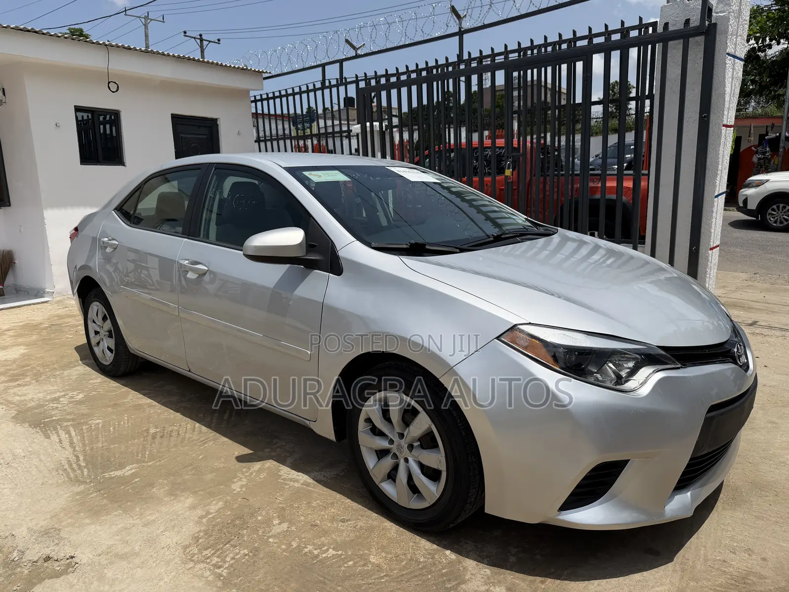 Toyota Corolla LE 4dr Sedan (1.8L 4cyl CVT) 2015 Silver