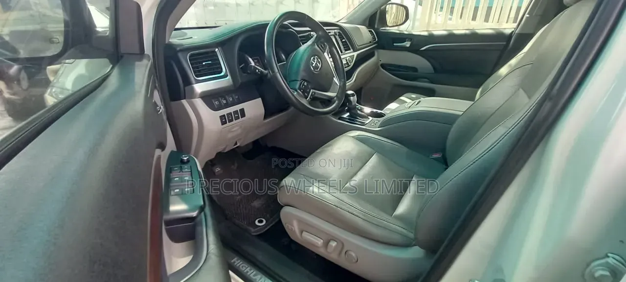 Toyota Highlander Limited 4dr SUV (3.5L 6cyl 6A) 2015 White