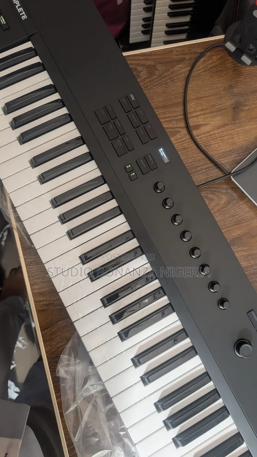 Komplete Kontrol A61 Studio Midi Controller Keyboard