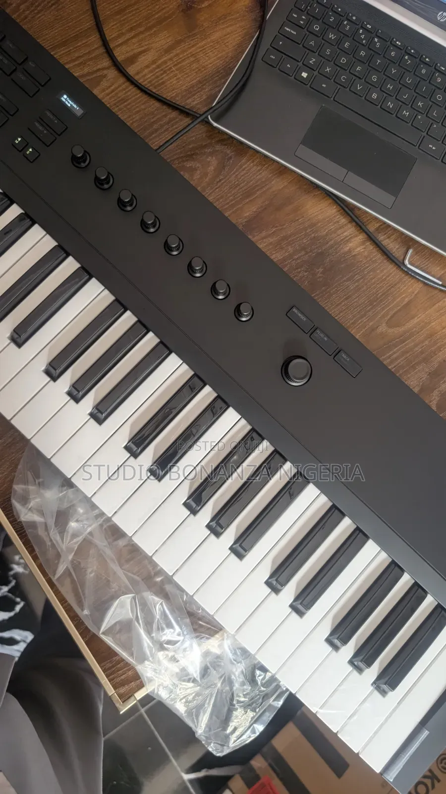 Komplete Kontrol A61 Studio Midi Controller Keyboard