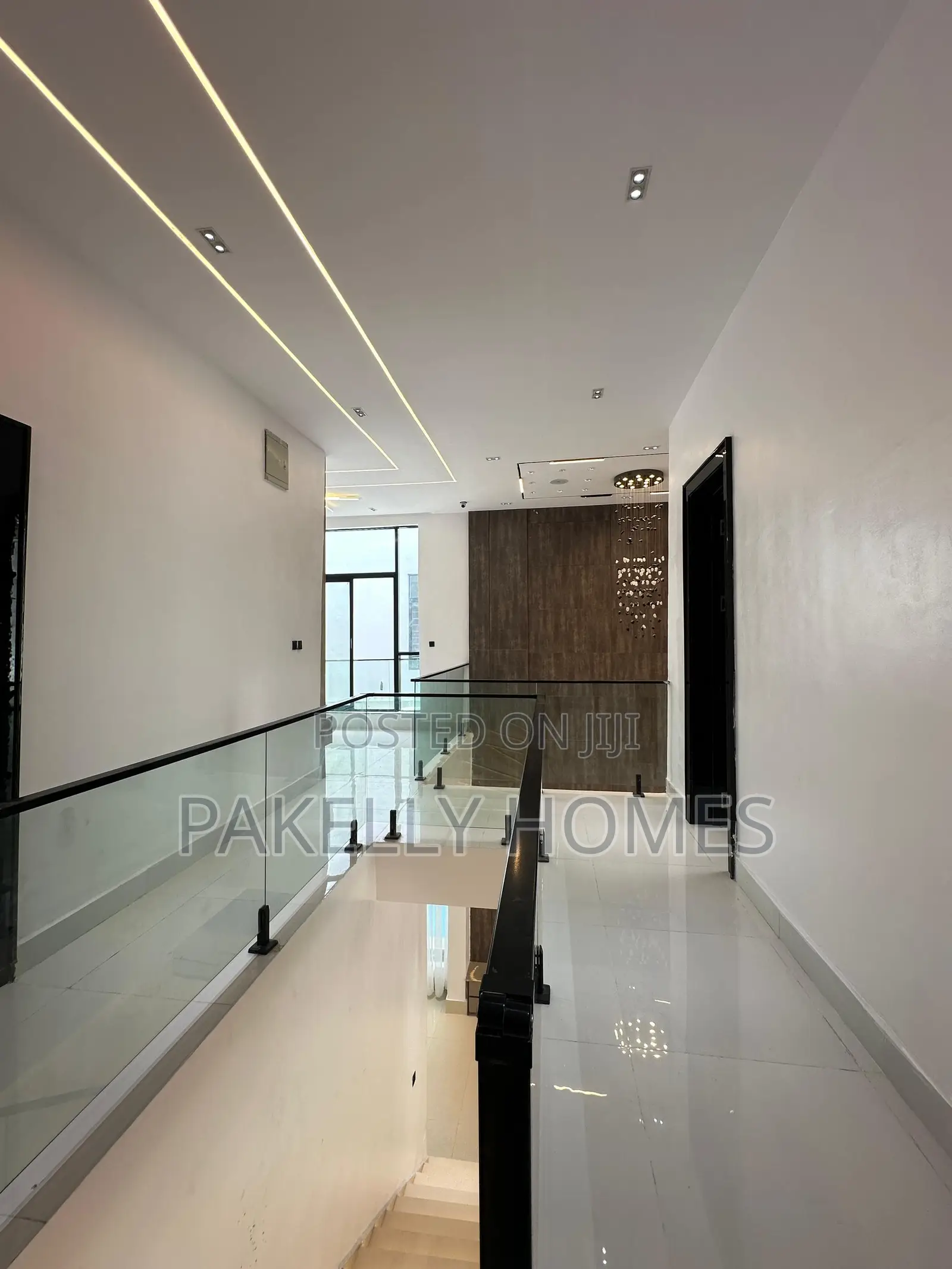 Outstanding Spacious Luxury 5 Bedroom Fully Detached Duplex