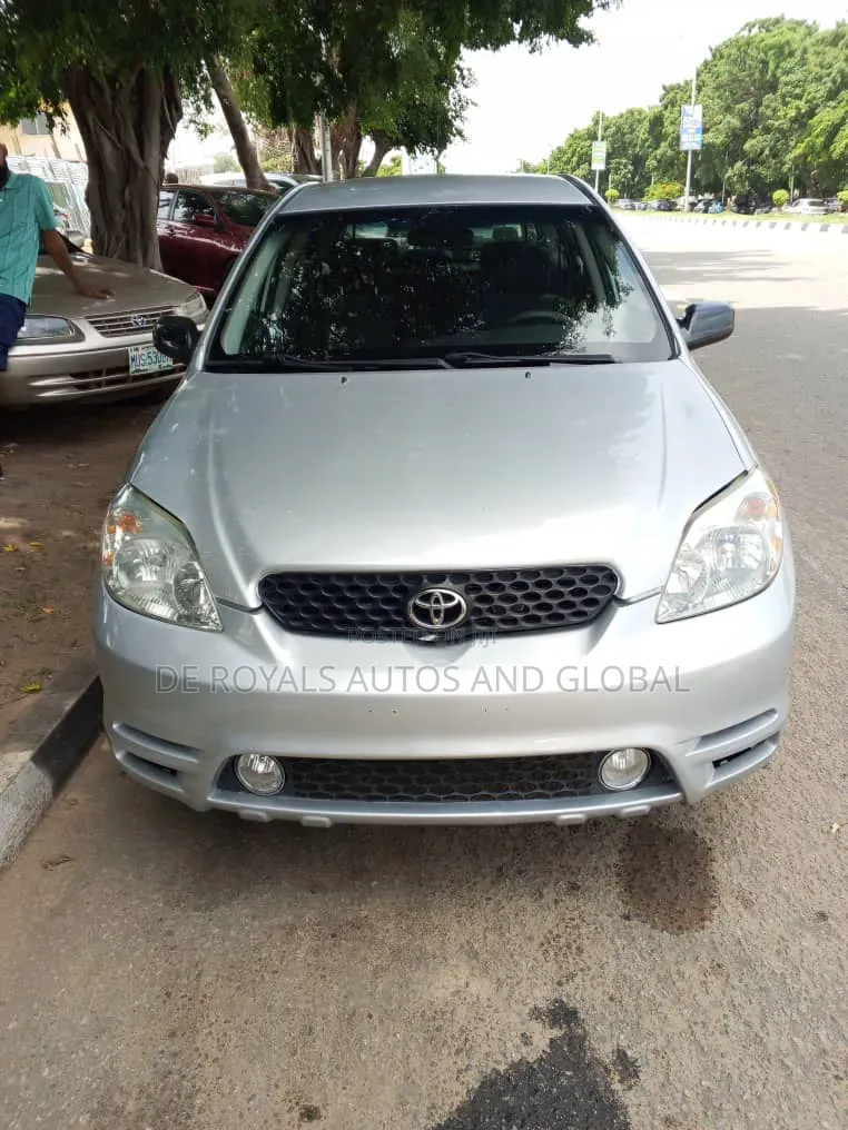 Toyota Matrix Hatchback FWD (1.8L 4cyl 5M) 2006 Silver