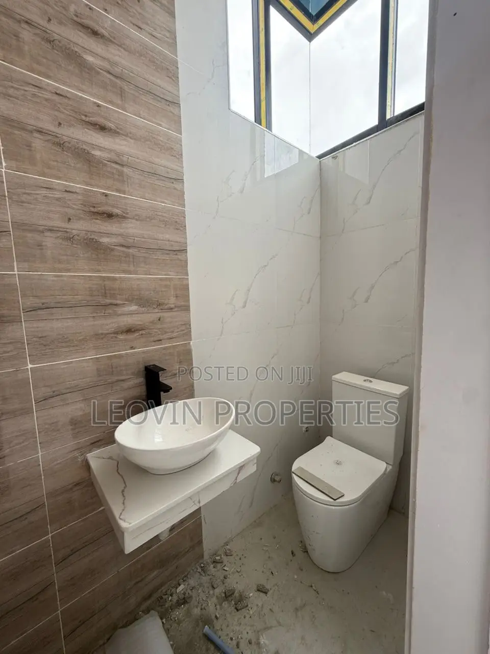 4bdrm Duplex in Lekki Phase 2 for sale