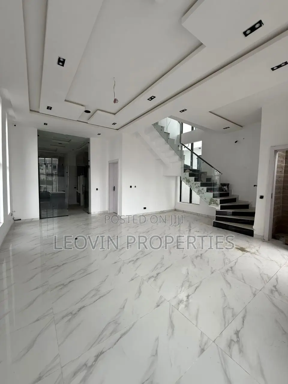 4bdrm Duplex in Lekki Phase 2 for sale