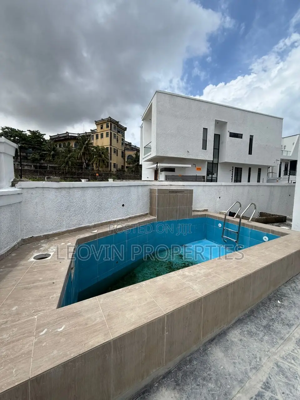 4bdrm Duplex in Lekki Phase 2 for sale
