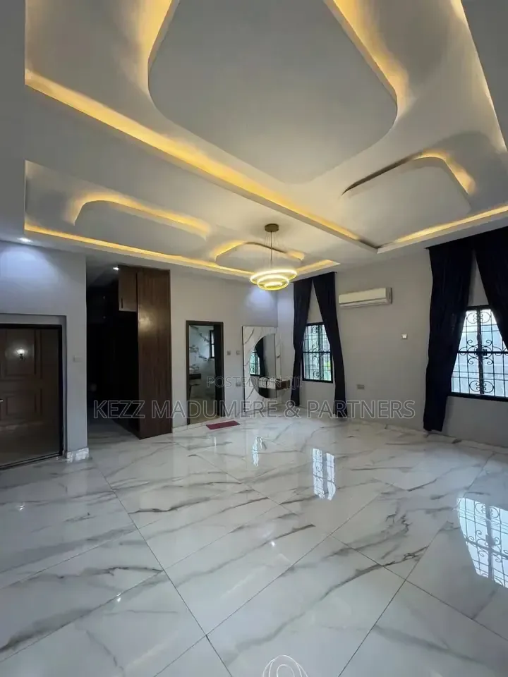 5bdrm Duplex in Gated Estate Off Nta, Obio-Akpor for sale