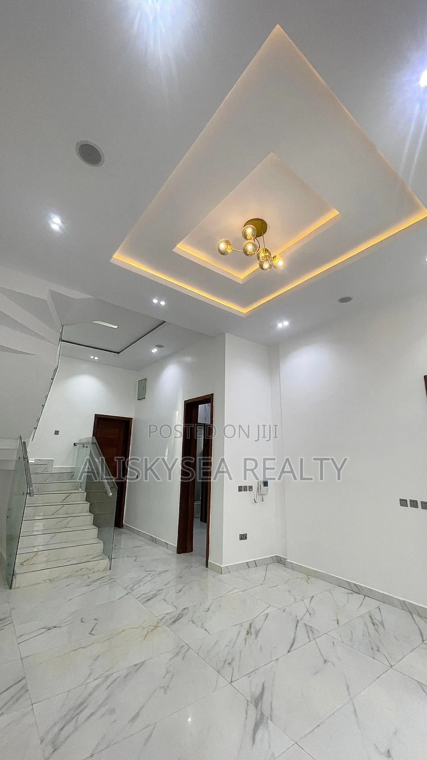 4bdrm Duplex in Agungi for rent