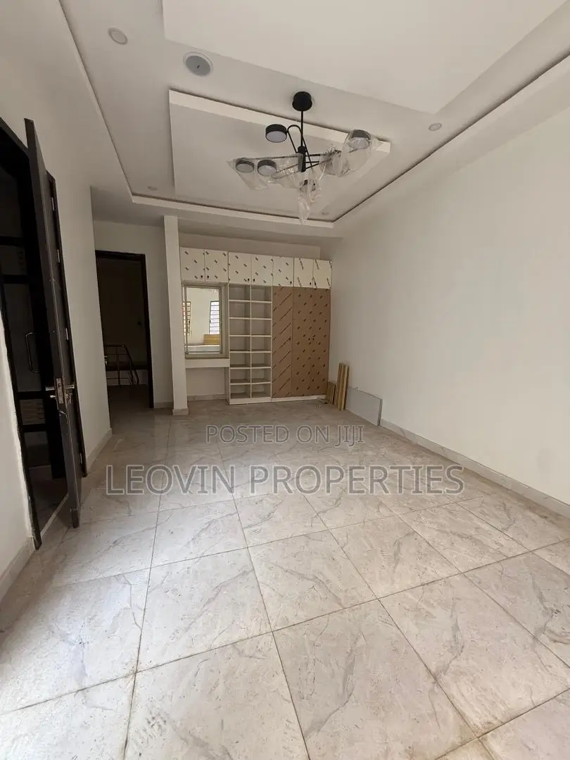 2bdrm Duplex in Lekki Phase 2 for sale