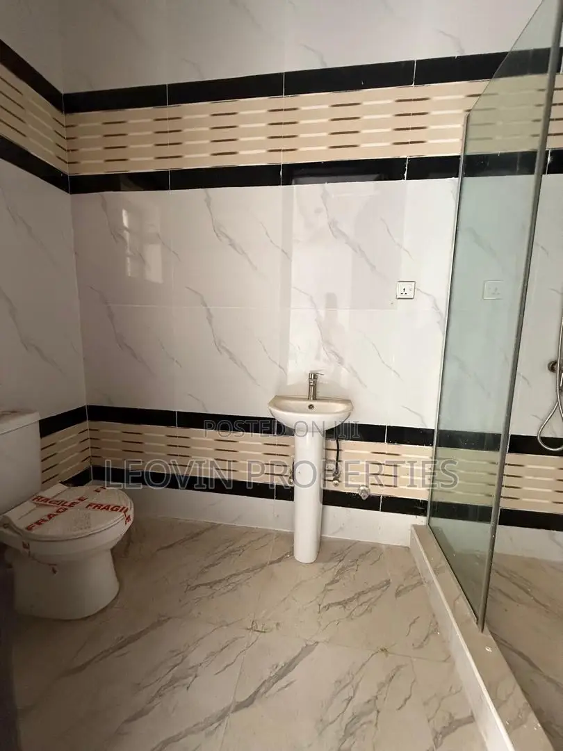 2bdrm Duplex in Lekki Phase 2 for sale