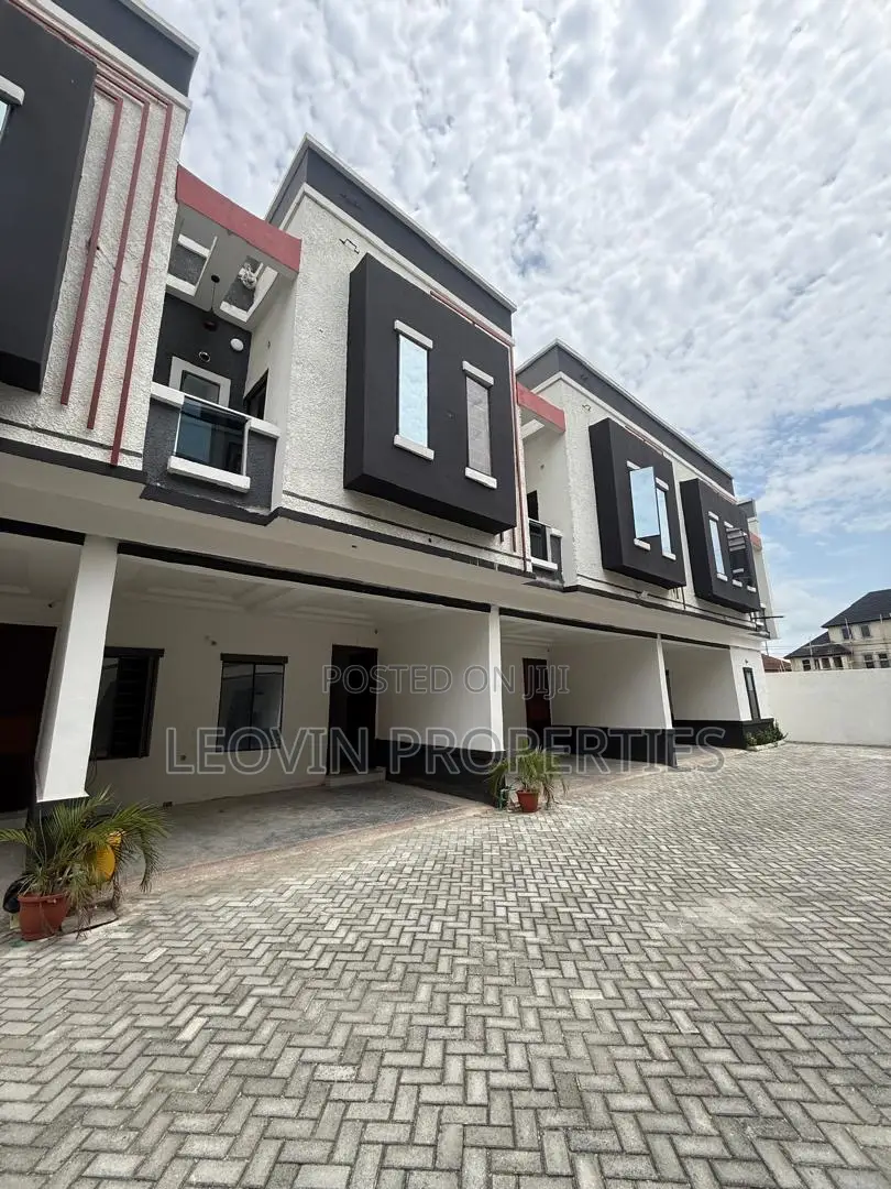 2bdrm Duplex in Lekki Phase 2 for sale