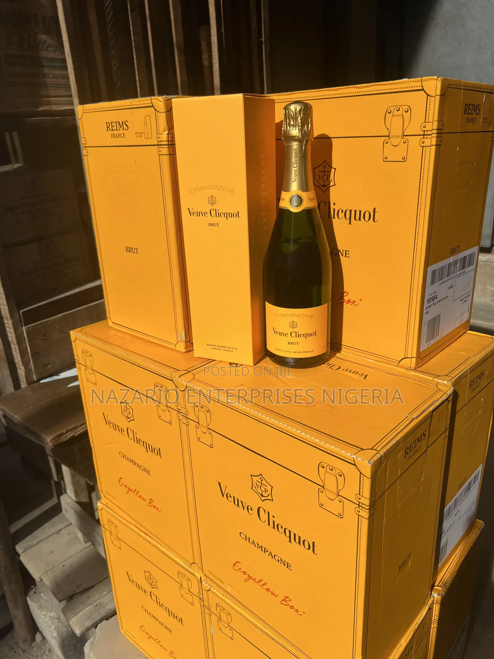 Veuve Clicquot Brut Champagne With Gift Pack — Price for 12 Bottles