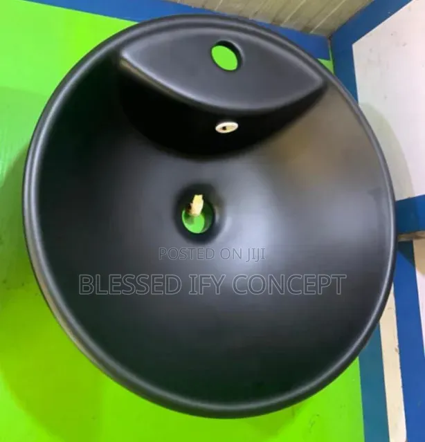 High Quality Countertop Wash Hand Basin, Available in Different Design