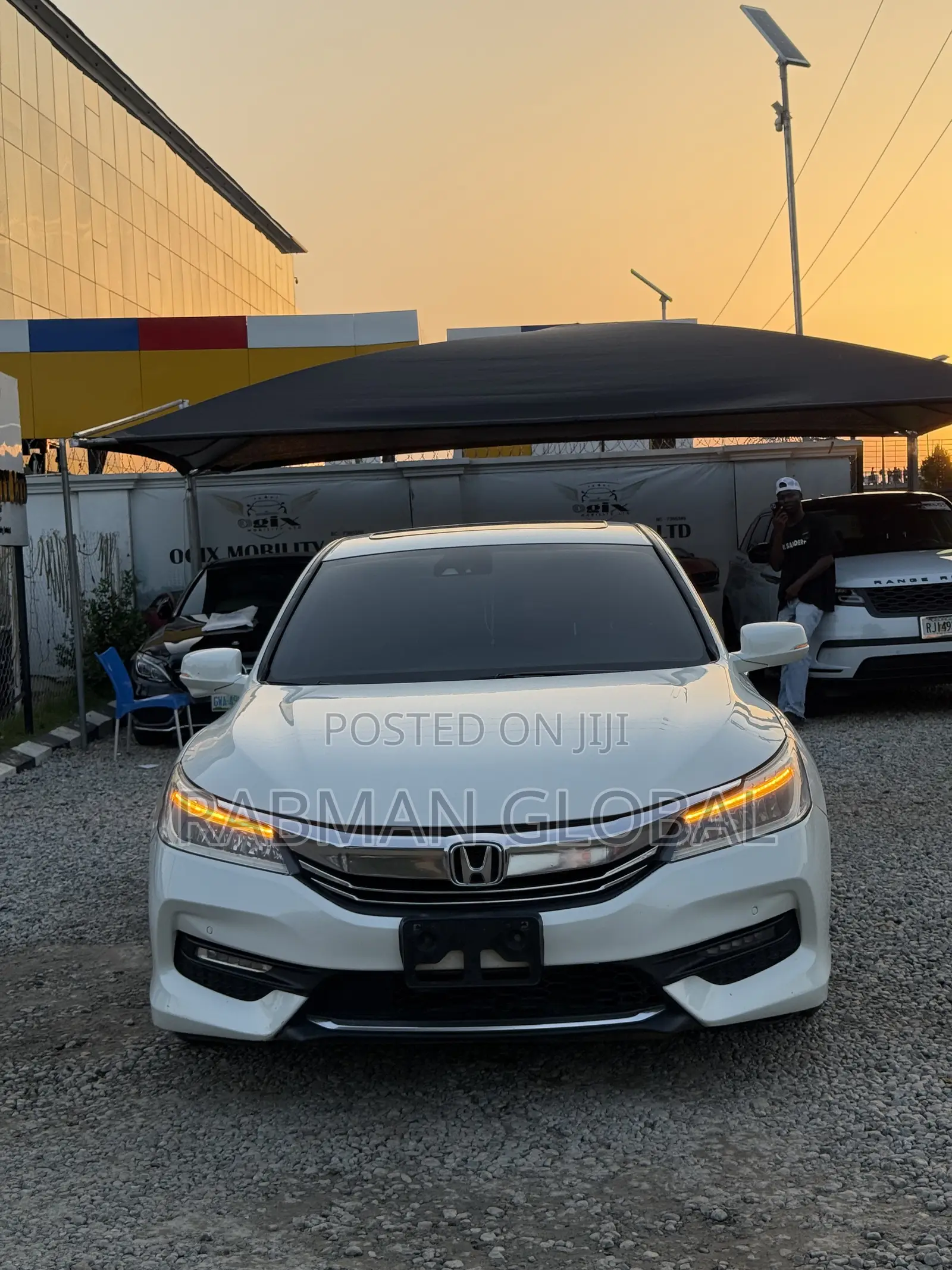 Honda Accord Touring 4dr Sedan FWD (3.5L 6cyl 6A) 2016 White