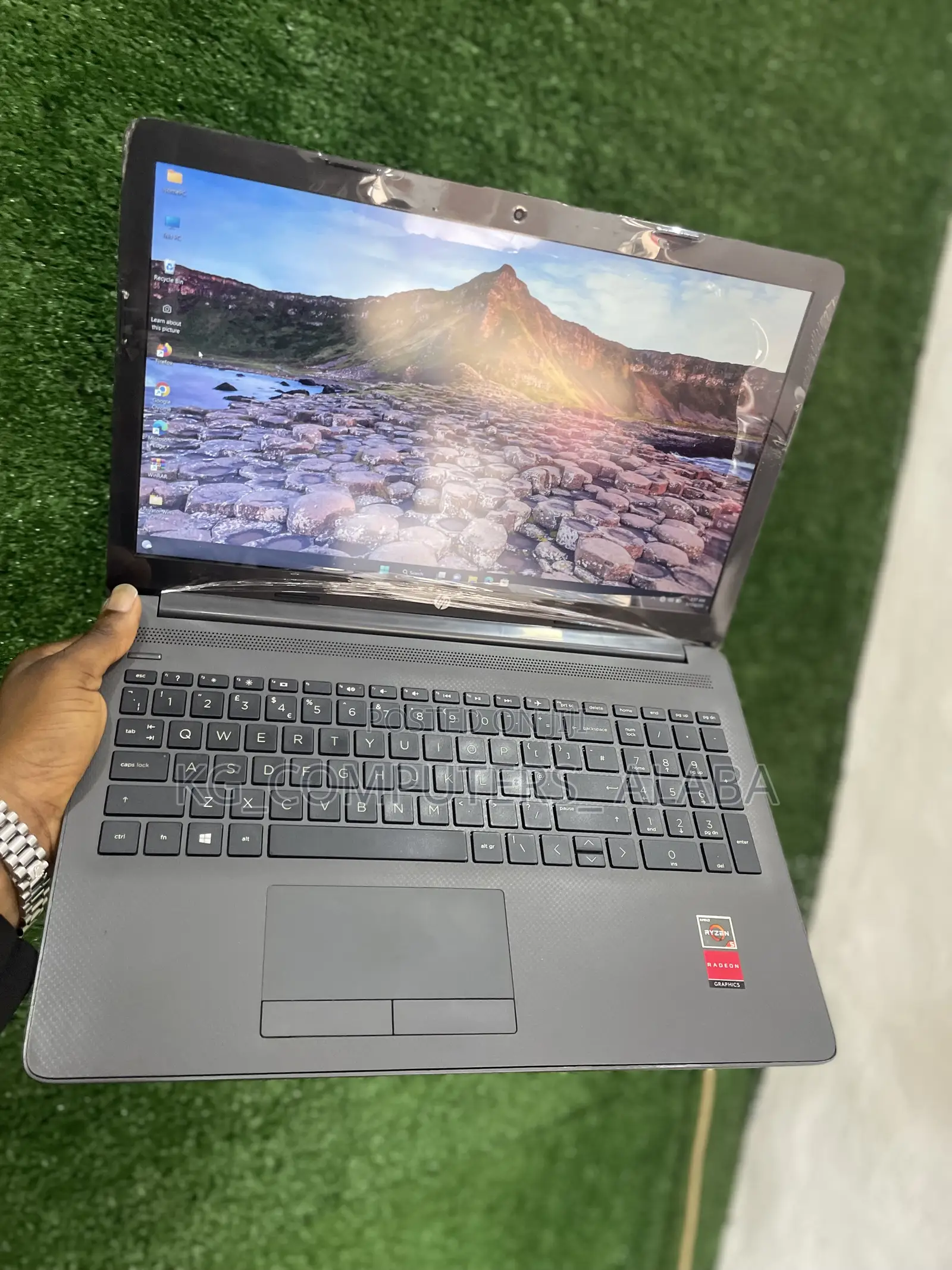 Laptop HP 255 G6 8GB AMD Ryzen 5 HDD+SSD 128GB