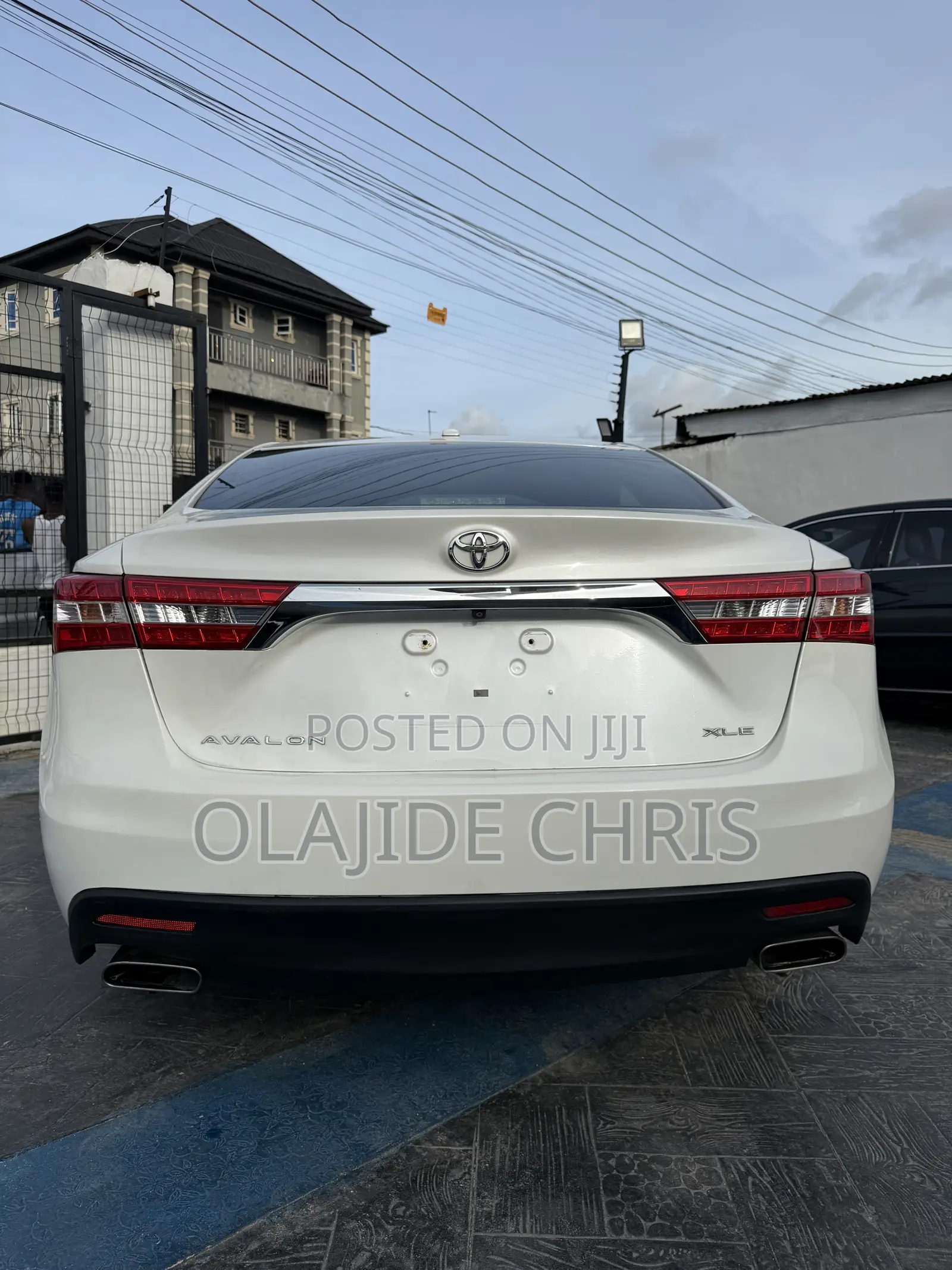 Toyota Avalon XLE Premium Sedan FWD (3.5L 6cyl 6A) 2013 White